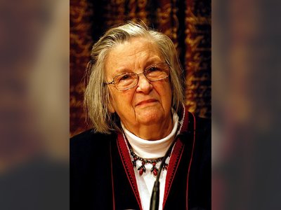Eleanor Ostrum: The Nobel Laureate Who Tackled Poverty - moreshet.com