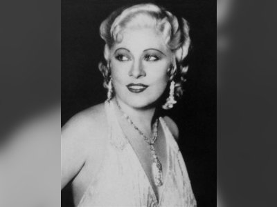 Mae West: A Controversial Icon of American Entertainment - moreshet.com