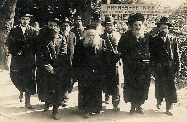 Title: Gur Hasidism: A Journey Through Faith and Tradition - moreshet.com