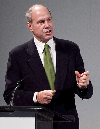 Michael Eisner: A Journey through Entertainment - moreshet.com