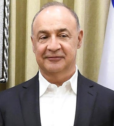 Len Blavatnik: From Odessa to British Billionaire - moreshet.com