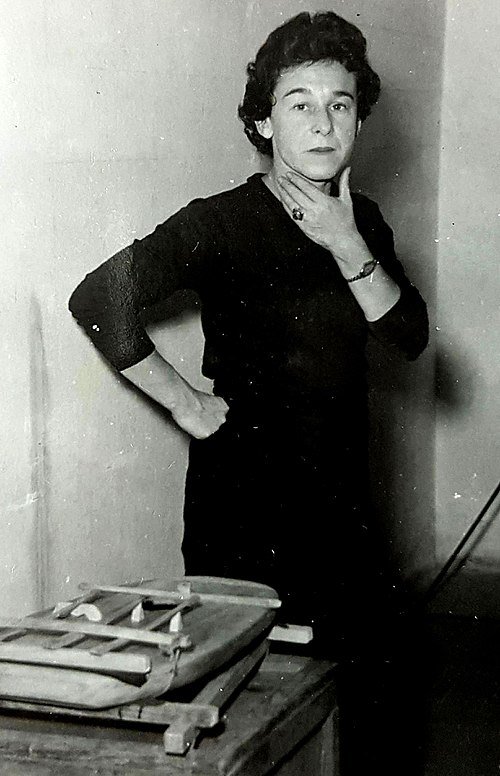 Deborah Bertanov (1915-2010): The Israeli Dancer, Choreographer, and Dance Researcher - moreshet.com