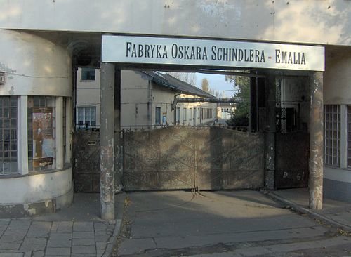 Oskar Schindler: A Hero's Journey - moreshet.com