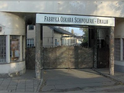 Oskar Schindler: A Hero's Journey - moreshet.com