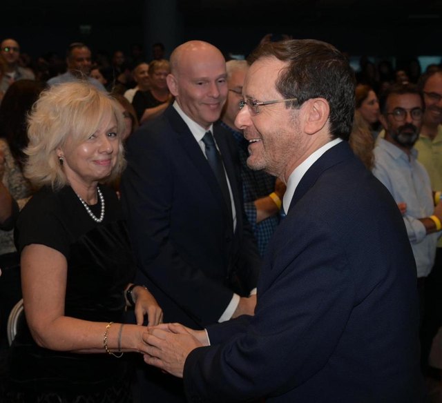 Gali Baharav-Miara - moreshet.com